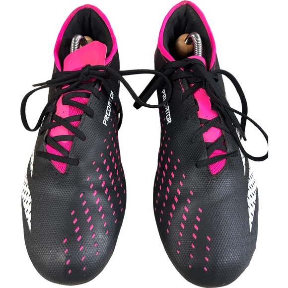Predator Accuracy.3 L FG [Core Black/Shock Pink] Size 10.5 - Picture 4 of 15